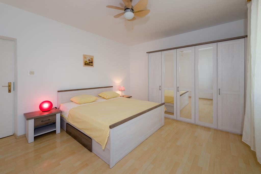 Garden Apartment Kaštela Δωμάτιο φωτογραφία